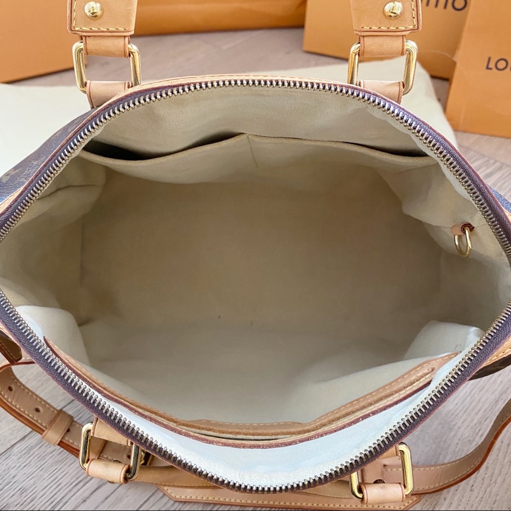 💞RETIRO PM💞 Authentic Louis Vuitton Shoulder Bag - Picture 5 of 9